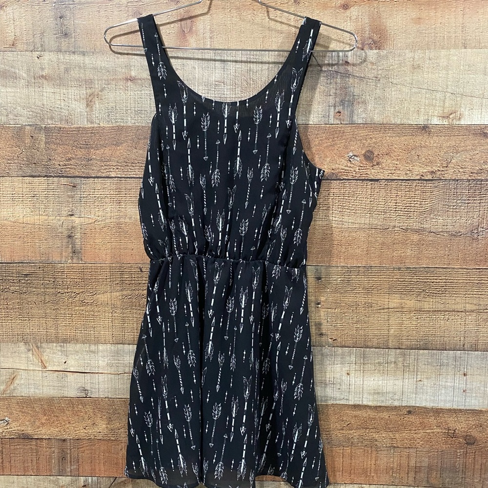 H&M Divided Arrow Print Black Summer Dress Size 10